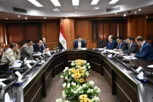 وزير الشباب والرياضة يلتقي عدد من المسئولين في الدولة