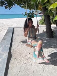 شيري عادل من جزر المالديف