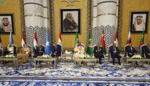 لحظة وصول الرئيس السيسي