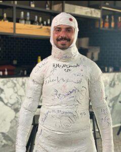 محمد أنور في الجبس لمدة 8 ساعات كاملة