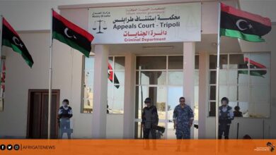 محكمة ليبية تحكم على 3 أشخاص بالسجن بتهمة الاتجار