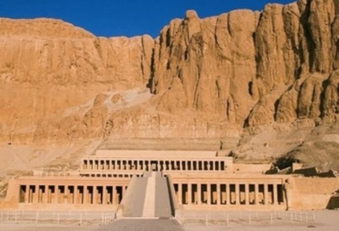 المجسمات الفرعونية بالسعودية