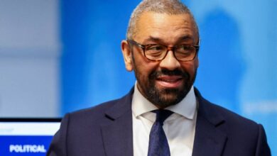 "جيمس كليفرلي" وزير الداخلية البريطانى